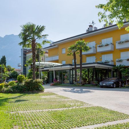 Appartamento Campagnola Mansardato Con Soppalco Рива-дель-Гарда Экстерьер фото