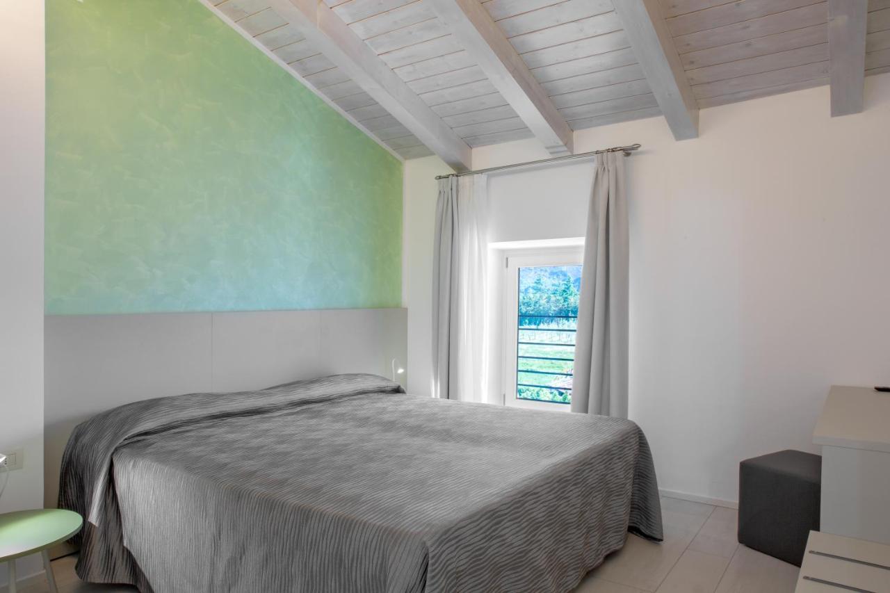 Appartamento Campagnola Mansardato Con Soppalco Рива-дель-Гарда Экстерьер фото